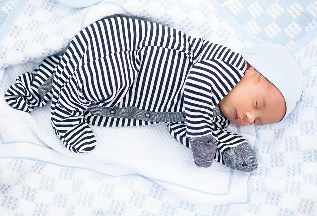 Giải mã ý nghĩa về 6 tư thế ngủ của trẻ sơ sinh