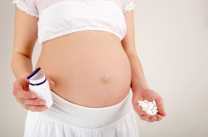 Đau dạ dày 3 tháng cuối thai kỳ có nguy hiểm không?