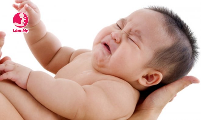 7 Dấu hiệu cho thấy bé không hợp sữa mẹ cần lưu ý