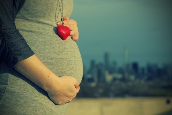 Mang thai sau tuổi 40 và những điều mẹ cần biết