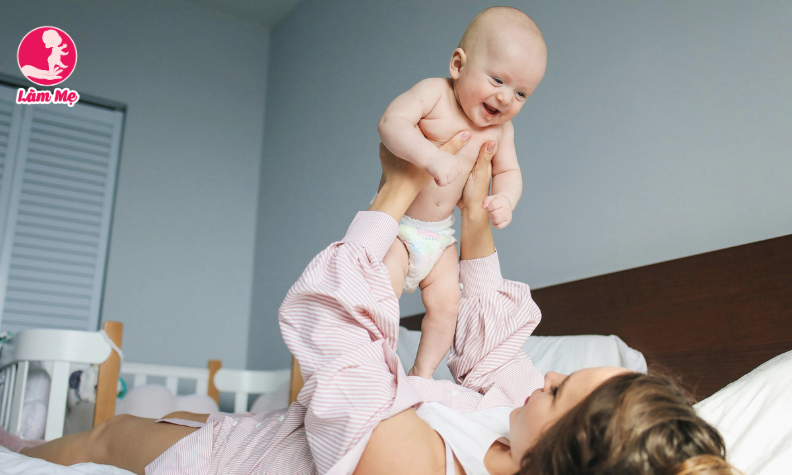 Nên sinh con khi nào? Độ tuổi sinh con tốt nhất theo khoa học và bác sĩ