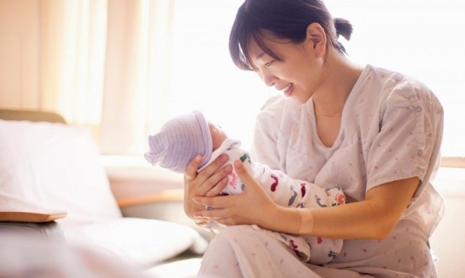 Những lưu ý để mẹ chăm sóc bản thân sau khi sinh mổ